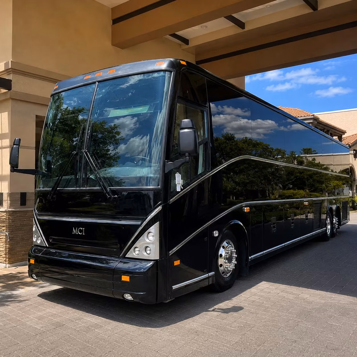 charter bus rentals for corporate events at canterbury park and valleyfair