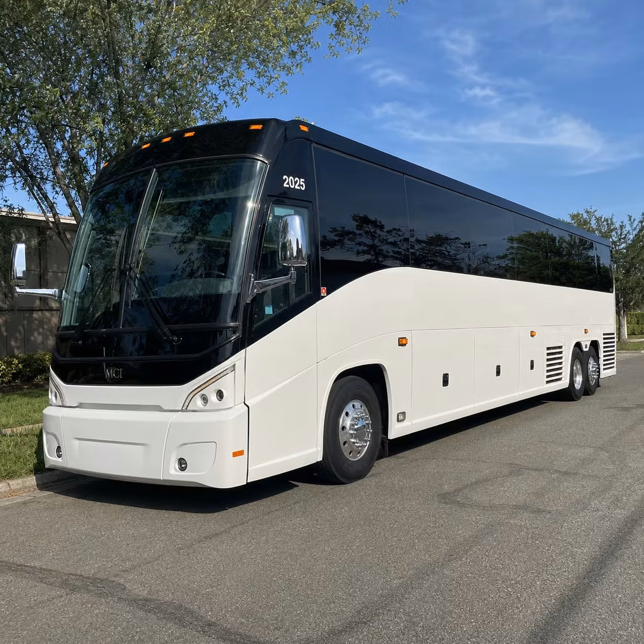 long distance bus rentals from shakopee to the twin cities and beyond