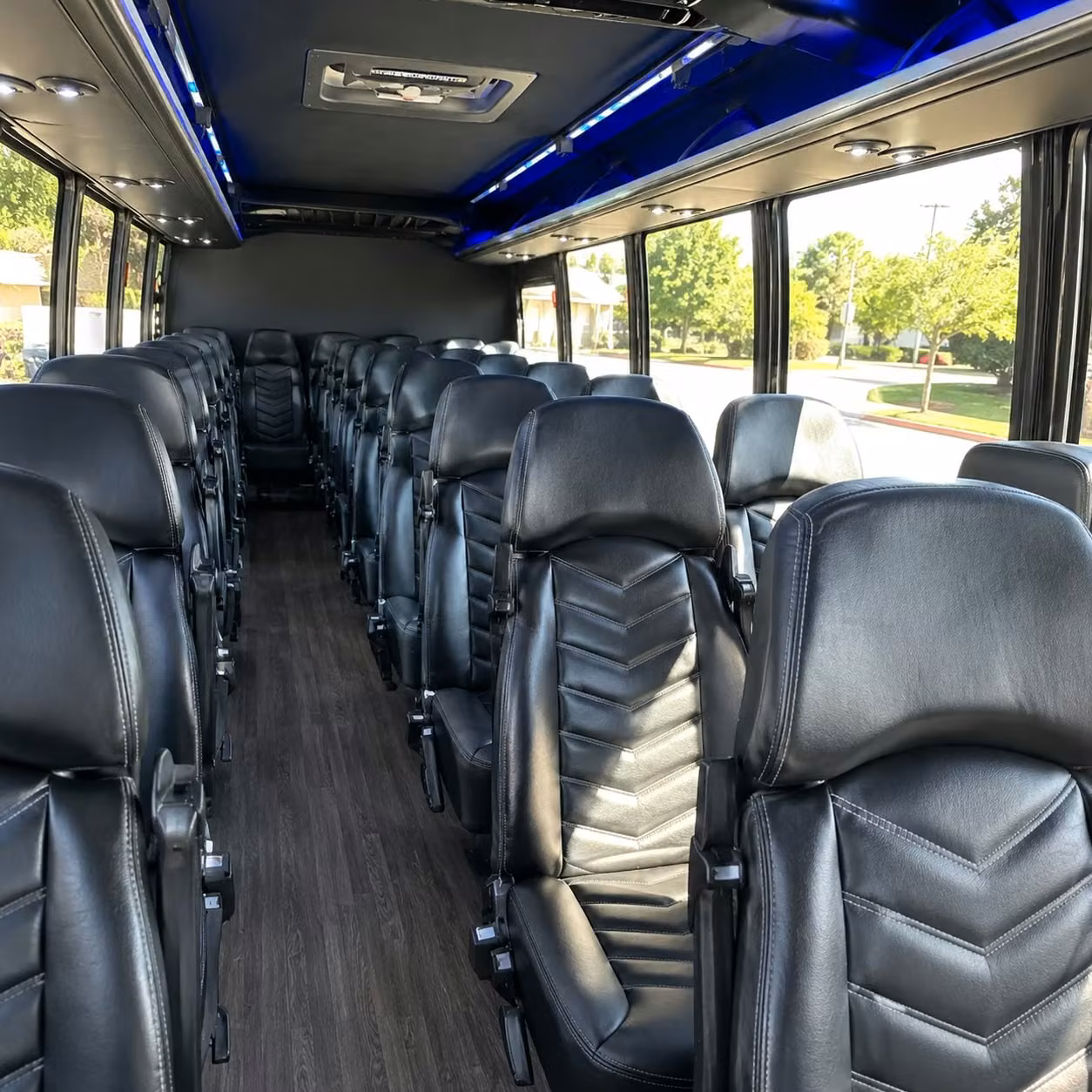 shakopee 30 passenger minibus rental