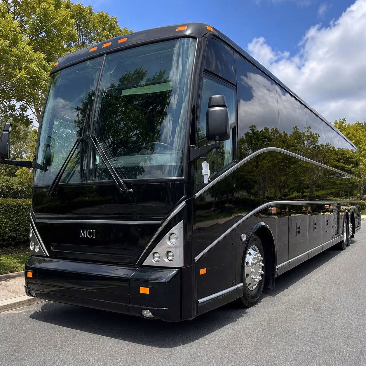shakopeecharterbuscompany com makes finding corporate transportation in shakopee fast and simple